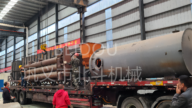 客戶定製的環保型連續木屑成人抖音91视频裝車完畢發往四川