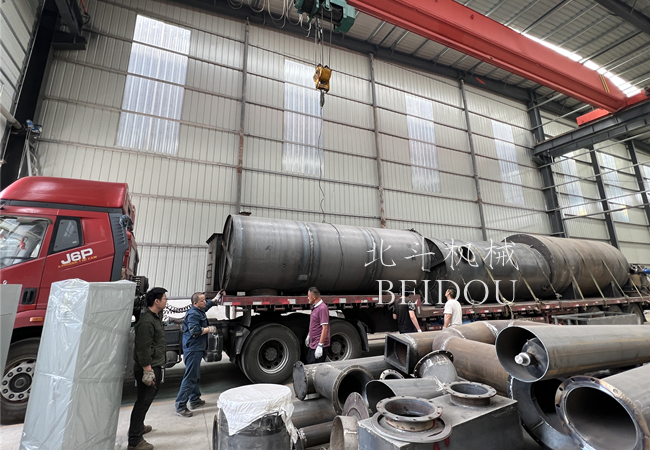 環保節能型木屑成人抖音91视频完成裝車,啟航發往湖北