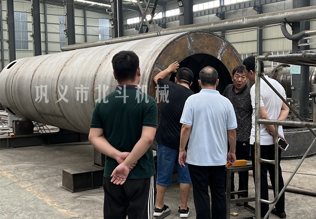 客戶參觀木材成人抖音91视频生產製造現場