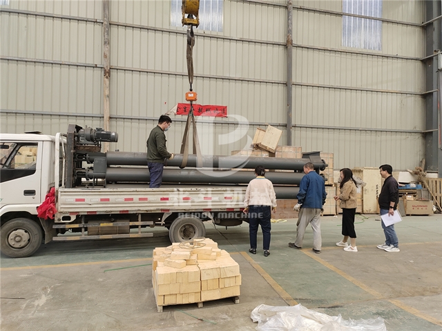 成人抖音视频機械冷炭機得到客戶認可,裝車發往濟源