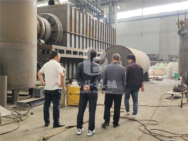 韓國工業考察團在鞏義成人抖音视频參觀成人抖音91视频生產車間